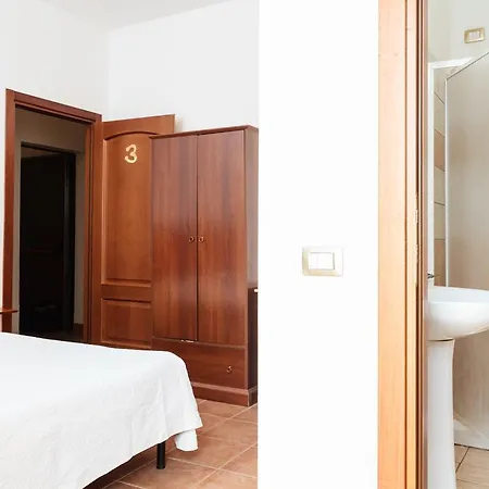 Πανσιόν La Mezzanella 3*